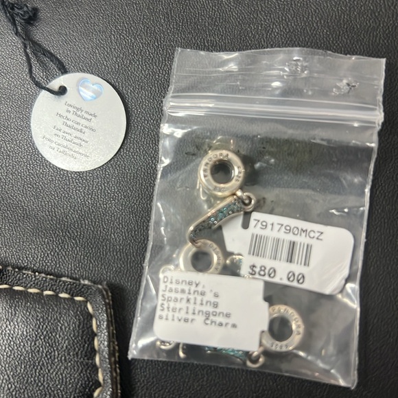 FIRM - Authentic Pandora Disney Jasmines Slipper Charm - Picture 2 of 8